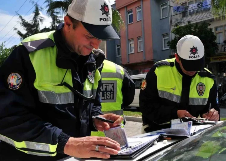 Dev zam geliyor: 2026 trafik cezaları belli oldu 1 Yeni yargı paketi trafik suçuna hapis cezası getiriyor
