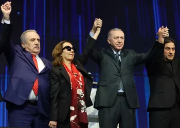 Partilerinden istifa eden 3 milletvekili, AK Parti’ye katıldı