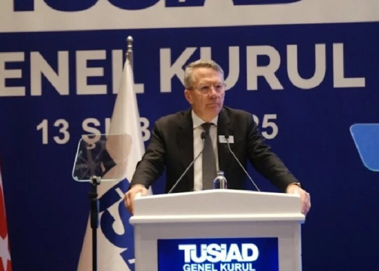 Dün hükümeti eleştiren TÜSİAD'a bugün jet hızıyla soruşturma başlatıldı 1 Dün hükümeti eleştiren TÜSİAD’a bugün jet hızıyla soruşturma başlatıldı