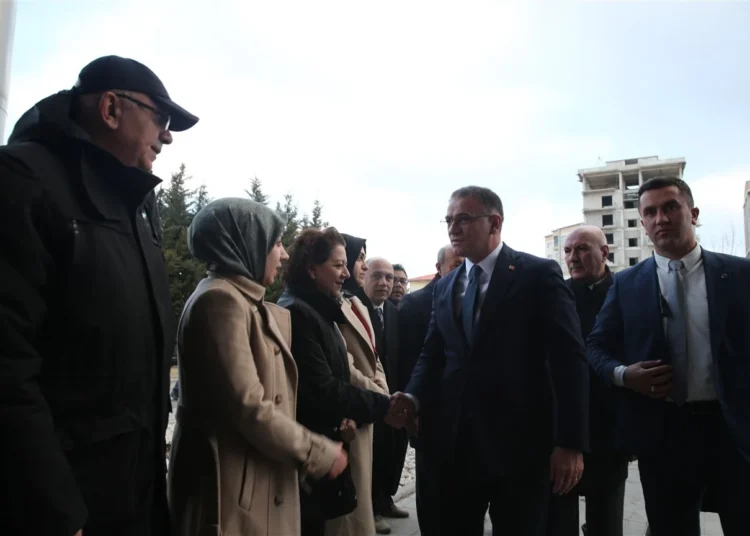 Van Büyükşehir Belediye Başkanı Zeydan görevden alındı: Vali Balcı kayyım atandı 1 Van Büyükşehir Belediye Başkanı Zeydan görevden alındı: Vali Balcı kayyım atandı