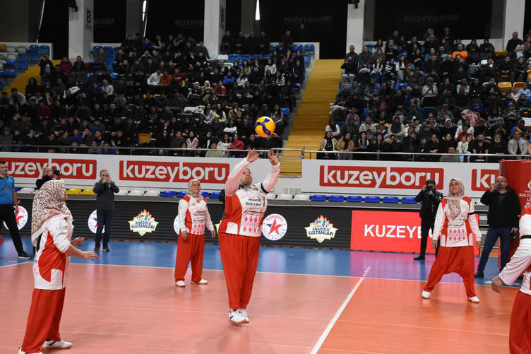 "Filenin Şalvarlı Sultanları", Kuzeyboru ile gösteri maçı yaptı
