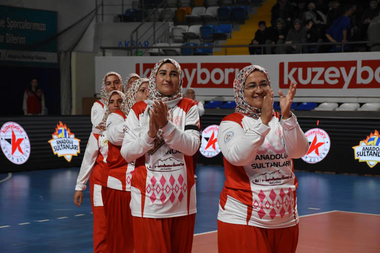 "Filenin Şalvarlı Sultanları", Kuzeyboru ile gösteri maçı yaptı