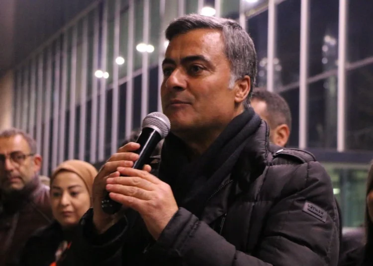 Görevden alınan Abdullah Zeydan: Utanmaz hırsızlar Van halkının iradesini gasp etti 1 Görevden alınan Abdullah Zeydan: Utanmaz hırsızlar Van halkının iradesini gasp etti