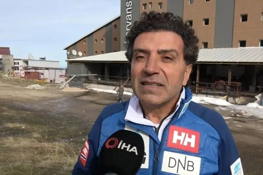 Uludağ'daki otel yangınında can kaybı 2'ye yükseldi: Şampiyon kayakçı ve babası hayatını kaybetti 3 Uludağ'daki otel yangınında can kaybı 2'ye yükseldi: Şampiyon kayakçı ve babası hayatını kaybetti