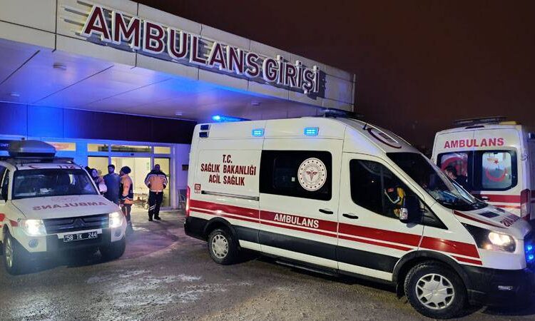 Sivas’ta camide doğal gazdan zehirlenen 48 kişi hastaneye kaldırıldı
