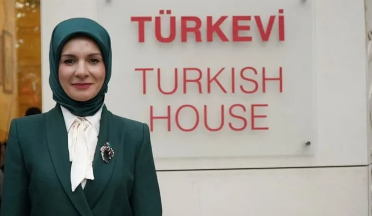 Kabinenin Evliya Çelebi’si! Tasarruf genelgesi Aile Bakanı’na uğramadı; 20 ayda 27 ülke 1 Kabinenin Evliya Çelebi’si! Tasarruf genelgesi Aile Bakanı’na uğramadı; 20 ayda 27 ülke