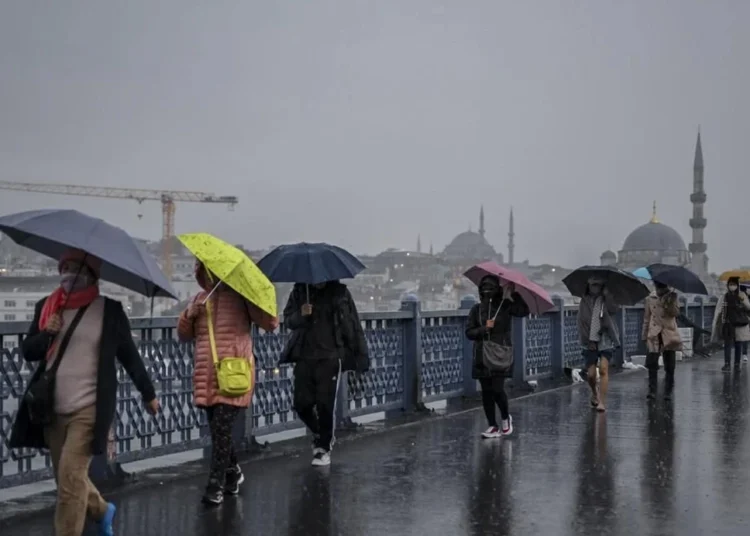 AKOM'dan İstanbul'a uyarı: Gök gürültülü sağanak geliyor 1 AKOM’dan İstanbul’a uyarı: Gök gürültülü sağanak geliyor