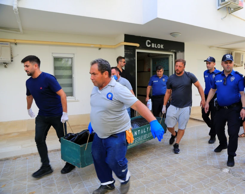 Eşini vahşice katletmişti: 15 yaşındaki kızının 112 kayıtları yürekleri dağladı 3 Eşini vahşice katletmişti: 15 yaşındaki kızının 112 kayıtları yürekleri dağladı