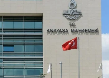Anayasa Mahkemesi Erdoğan'ın bir yetkisini iptal etti 8 Anayasa Mahkemesi hakim ve savcı yardımcılığı düzenlemesini iptal etti