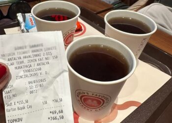 Havalimanında 3 çaya 766,5 lira hesap!