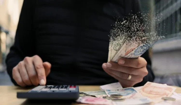 İmamoğlu operasyonunun Türk ekonomisine bir günlük maliyeti 2,8 trilyon lira