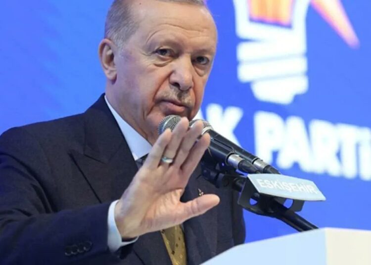 Erdoğan eylemcilere “vandal” dedi: “Camilerimizi meyhaneye çevirdiler”