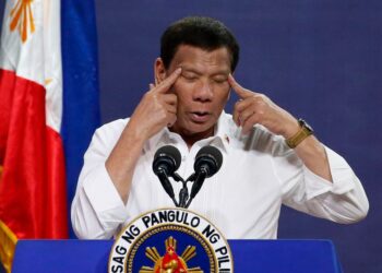 Manila’da gözaltına alınan Filipinler’in eski Devlet Başkanı Rodrigo Duterte Lahey’e getirildi