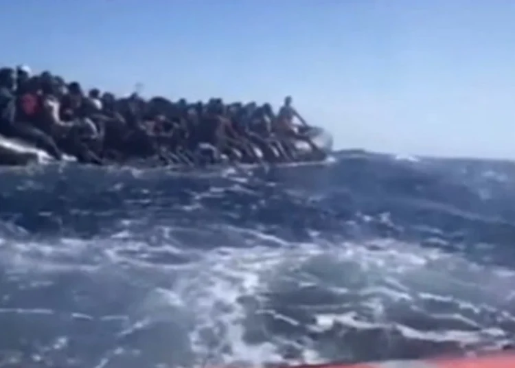 Akdeniz'de göçmen botu battı: 6 ölü, 40 kayıp 1 Akdeniz’de göçmen botu battı: 6 ölü, 40 kayıp