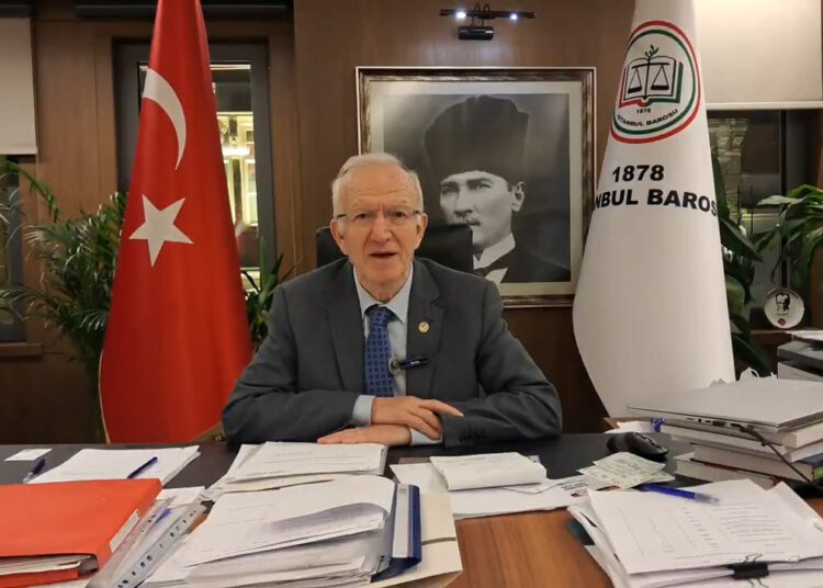 "Karar henüz kesinleşmedi, İstanbul Barosu yönetimi görevinin başında" 1 “Karar henüz kesinleşmedi, İstanbul Barosu yönetimi görevinin başında”