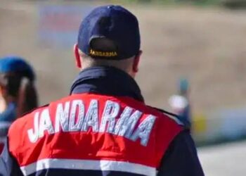 Jandarmadaki ‘yasak aşk’ skandalında ikinci perde: Astsubaya ceza yok, iki uzman çavuş ihraç 1 Jandarmadaki ‘yasak aşk’ skandalında ikinci perde: Astsubaya ceza yok, iki uzman çavuş ihraç