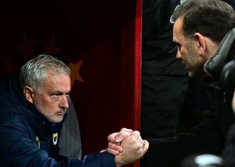 Mourinho'dan 'ırkçılık' suçlamasına çok sert cevap: 'Nasıl bu kadar alçalabildiler?' 1 Mourinho’dan ‘ırkçılık’ suçlamasına çok sert cevap: ‘Nasıl bu kadar alçalabildiler?’