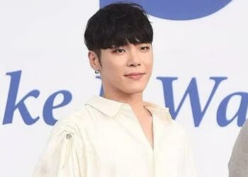 Ünlü K-pop şarkıcısı evinde ölü bulundu