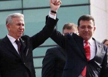 Mansur Yavaş’tan İmamoğlu’na destek: Adaylık kararını askıya aldı