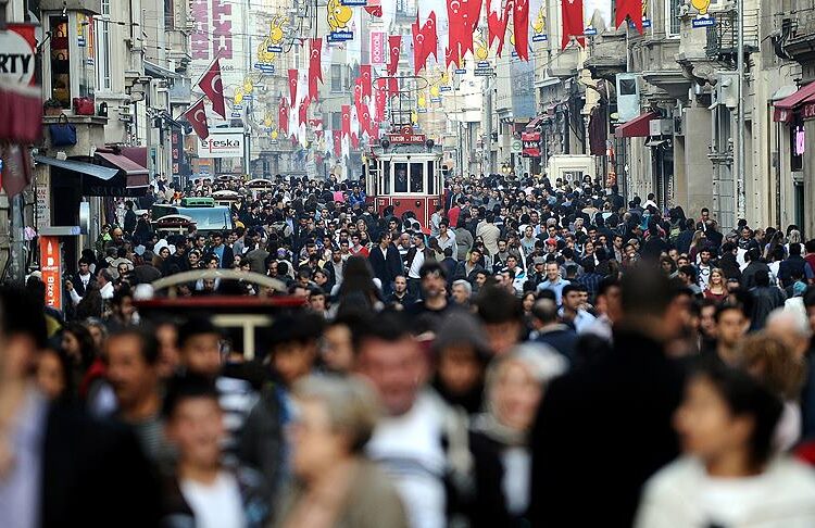 Herkes kendi memleketinde yaşasa en kalabalık il değişiyor