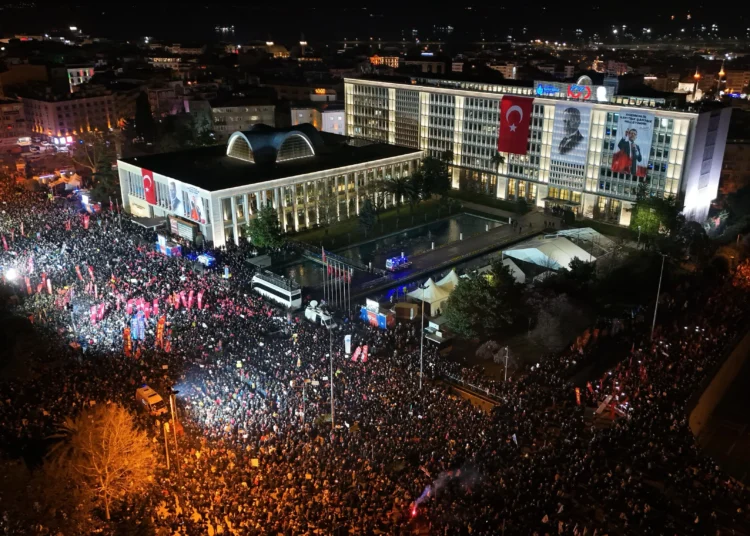 Yüzbinler Saraçhane’ye akın etti