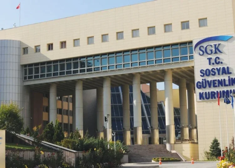 SGK denetimleri ortaya çıkardı! Yaklaşık 3 bin sahte iş yerinde 207 bin sahte çalışan 1 SGK denetimleri ortaya çıkardı! Yaklaşık 3 bin sahte iş yerinde 207 bin sahte çalışan
