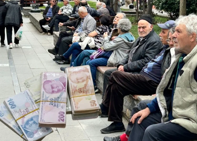 Yaşlanıyoruz! Türkiye yaşlandıkça yoksullaşıyor