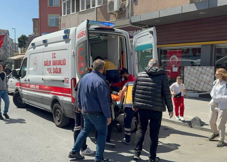 Depremde yüksekten atlayan 151 kişi yaralandı 1 Depremde yüksekten atlayan 151 kişi yaralandı