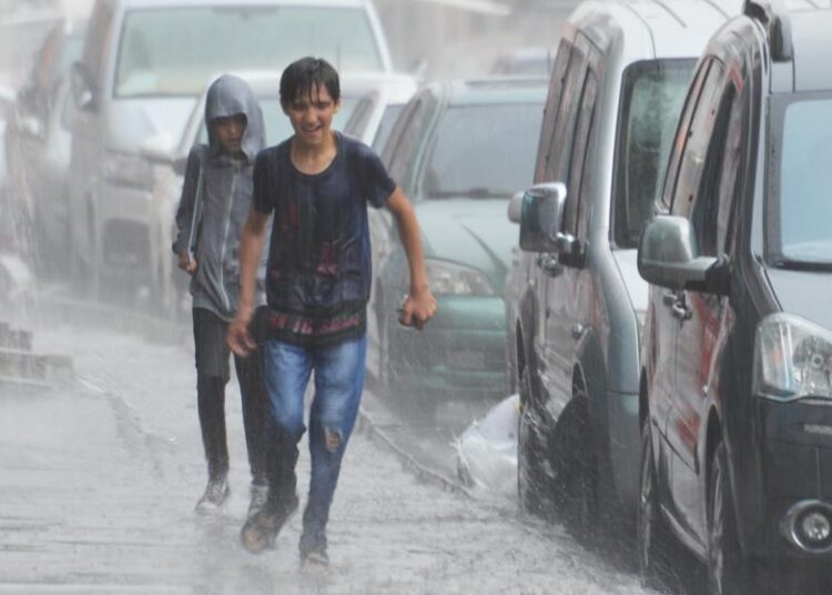 Meteoroloji uyardı: Kuvvetli sağanak ve fırtına geliyor 1 Meteoroloji uyardı: Kuvvetli sağanak ve fırtına geliyor