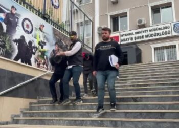 18 yaşındaki çocuklar profesörü dolandırdı: Yüzlerce gram altını gitti