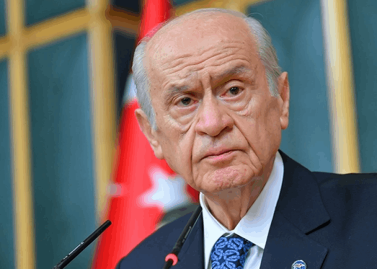 Bahçeli'nin hedefinde boykot var: 'Sorumsuz ve soysuz bir siyasi çarpıklık' 1 Bahçeli, Türkeş’in mezarını ziyaret ederek mesaiye başlıyor
