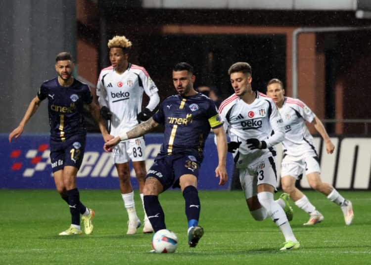 Beşiktaş, 10 kişi kaldığı Kasımpaşa karşısında 90’da bulduğu penaltı golüyle 1 puanı kurtardı 1 Beşiktaş, 10 kişi kaldığı Kasımpaşa karşısında 90’da bulduğu penaltı golüyle 1 puanı kurtardı