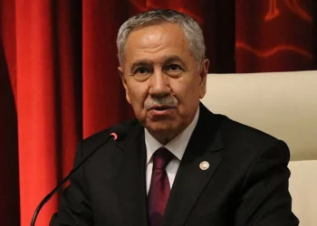 Bülent Arınç’tan Ekrem İmamoğlu’nun tutuklanmasına eleştiri