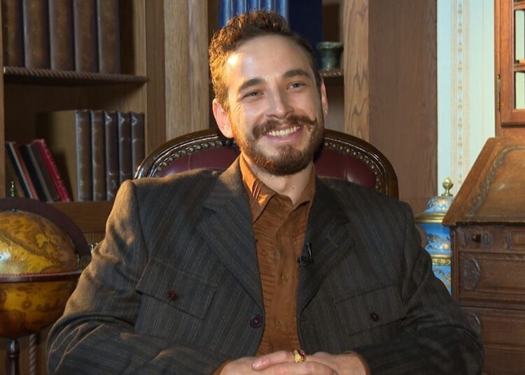 Oyuncu Cem Yiğit Üzümoğlu’ndan yeni paylaşım: “Mücadele etmek zorundayız”