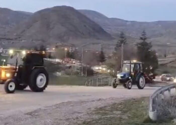 İmamoğlu eyleminde çiftçilere kesilen trafik cezalarını Özgür Özel ödeyecek
