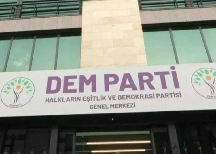 DEM Parti'den Öcalan'lı yol haritası hazırlığı: Parti yönetimi toplanıyor 1 DEM Parti’den Öcalan’lı yol haritası hazırlığı: Parti yönetimi toplanıyor