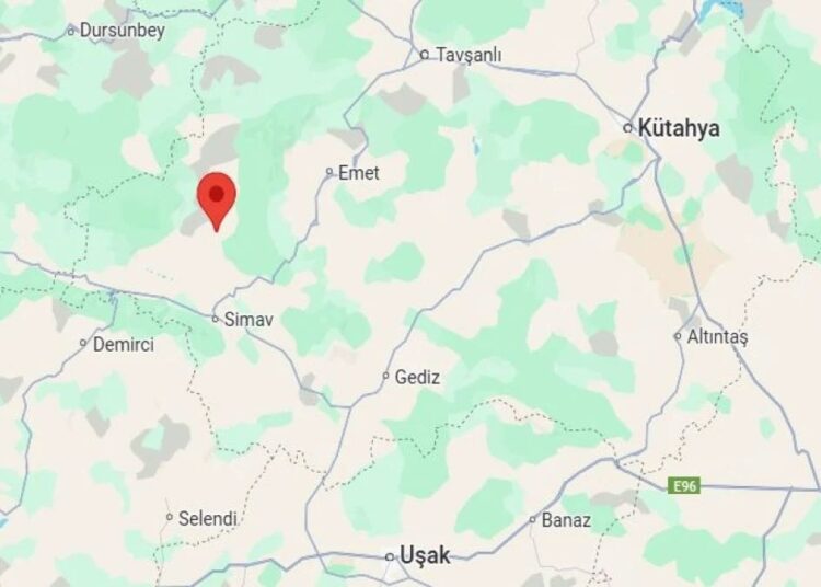 Sarsıntının sürdüğü Simav'da 3.9 şiddetinde deprem 1 Simav’da 3.5 büyüklüğünde deprem: İstanbul’dan da hissedildi