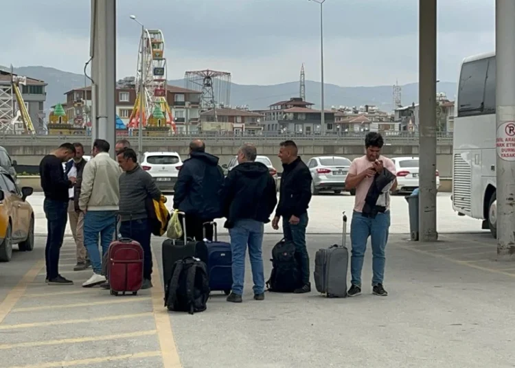 Depremden kaçıp İstanbul’a gelen Hataylılar memleketlerine dönüyor