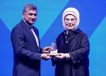 Emine Erdoğan’a “En İyi Kadın Lider Ödülü” verildi