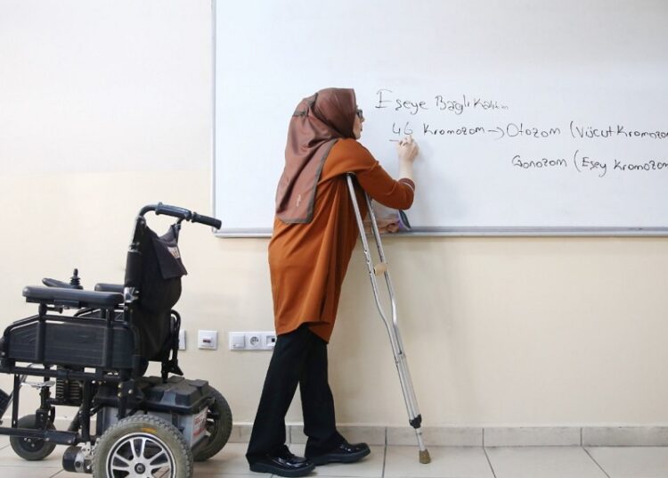 MEB duyurdu, bin 381 engelli öğretmenin ataması yapıldı