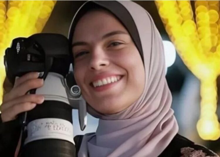 Belgeseli Cannes’a seçilmişti: Filistinli foto muhabiri, İsrail saldırısında öldü 1 Belgeseli Cannes’a seçilmişti: Filistinli foto muhabiri, İsrail saldırısında öldü