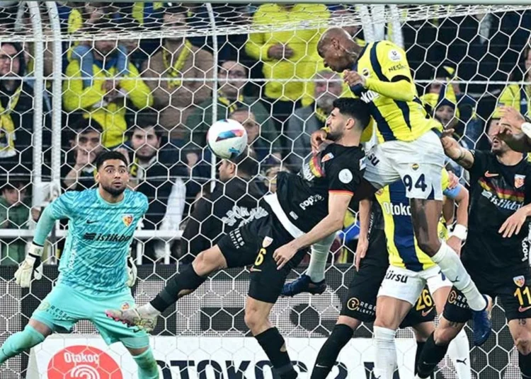 Fenerbahçe 90+4'te yıkıldı: Şampiyonluk yolunda Kayserispor'dan ağır darbe 1 Fenerbahçe 90+4’te yıkıldı: Şampiyonluk yolunda Kayserispor’dan ağır darbe