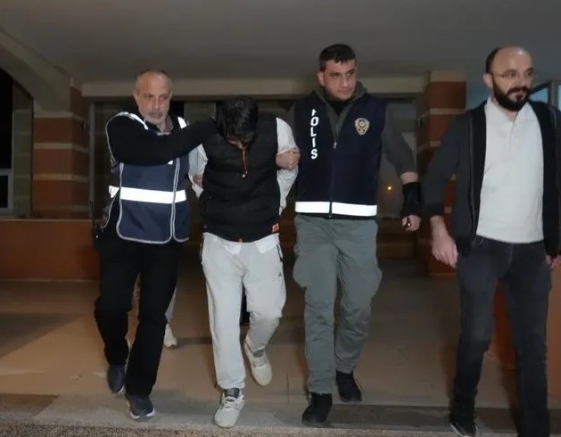 Hamile eşini öldürüp 10 gün aynı evde yaşadı 1 Hamile eşini öldürüp 10 gün aynı evde yaşadı