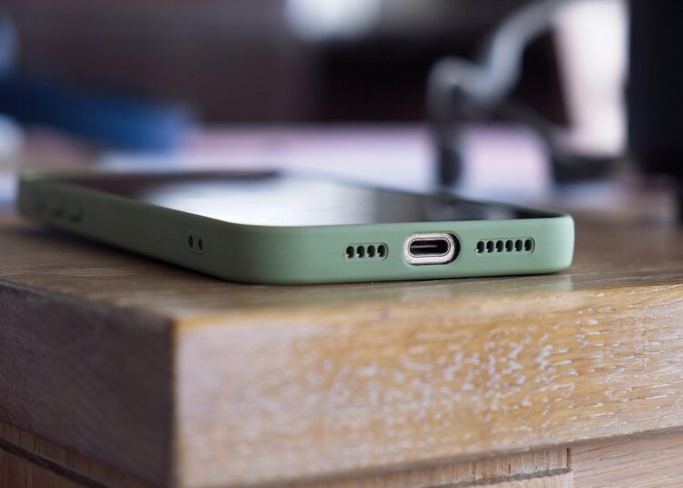 iPhone fiyatlarına zam: En üst model 100 bin TL'yi geçti 1 iPhone fiyatlarına zam: En üst model 100 bin TL’yi geçti