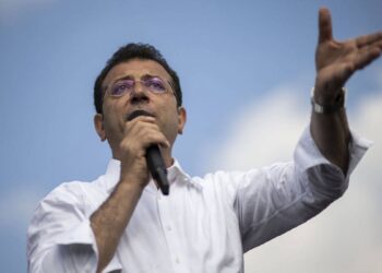İmamoğlu: Bazı dostlarımızın sessizliğini üzülerek görüyoruz, not ediyoruz