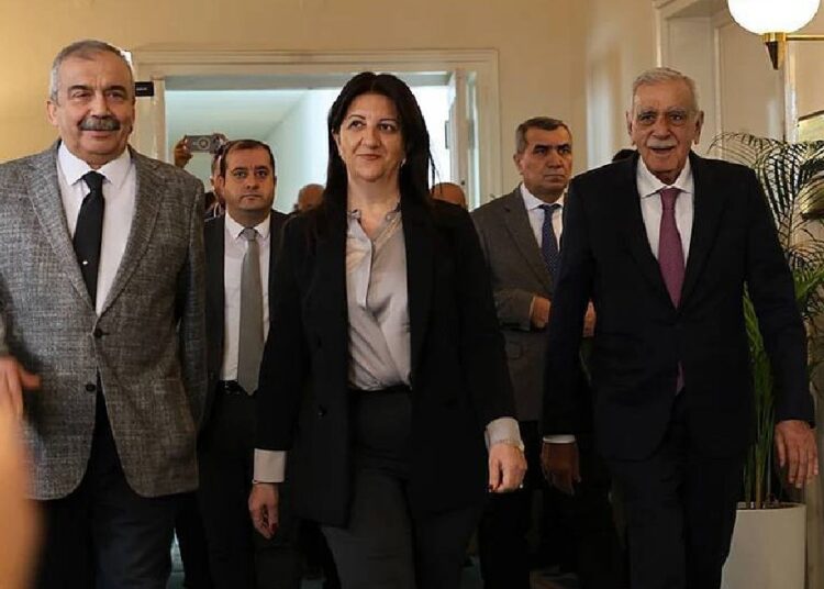 Ayrıntılar ortaya çıktı: DEM Parti İmralı heyeti Erdoğan'la ne konuşacak? 1 Ayrıntılar ortaya çıktı: DEM Parti İmralı heyeti Erdoğan’la ne konuşacak?