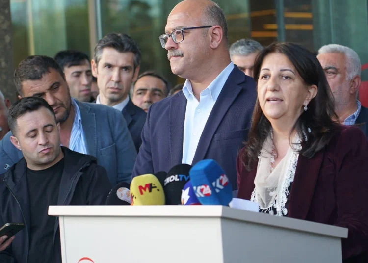 Öcalan’la görüşen İmralı Heyeti’nden açıklama: Sırrı Süreyya Önder için özel mesaj