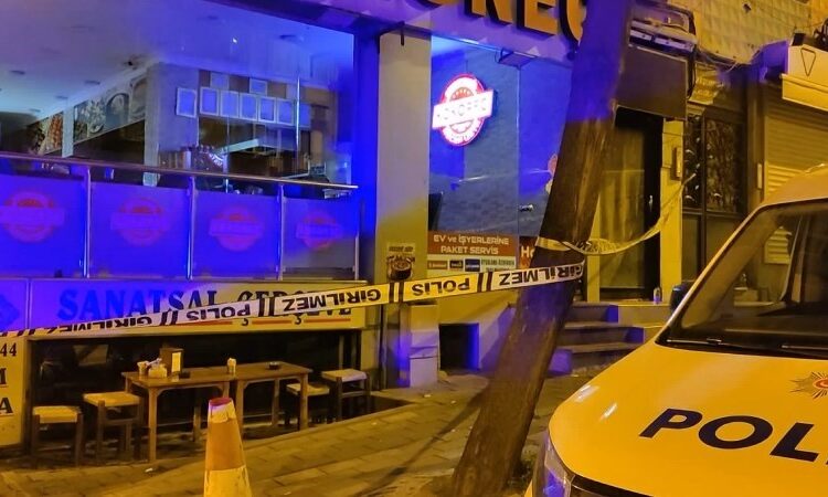 ‘Evimin önüne çöp attın’ kavgasında kan aktı: 1 ölü