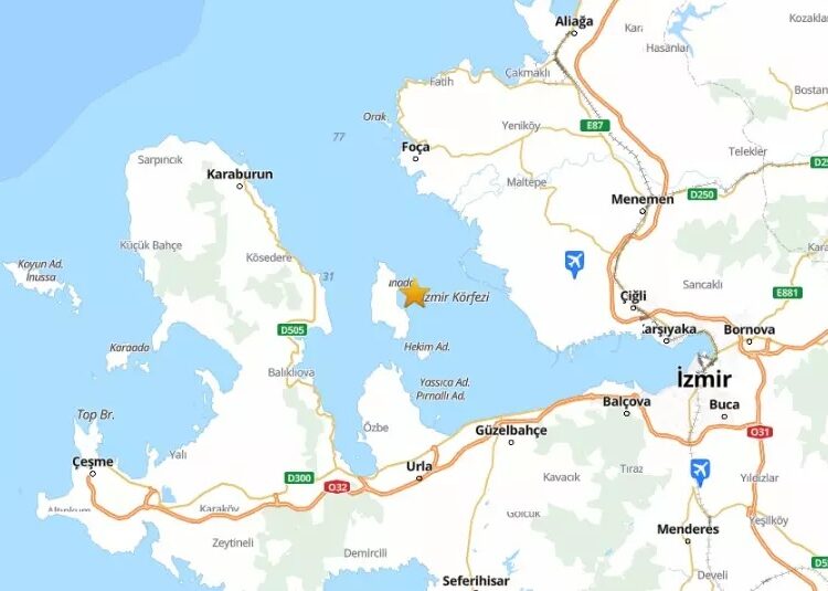 İzmir Körfezi gece yarısı 4 büyüklüğünde depremle sarsıldı 1 İzmir Körfezi gece yarısı 4 büyüklüğünde depremle sarsıldı