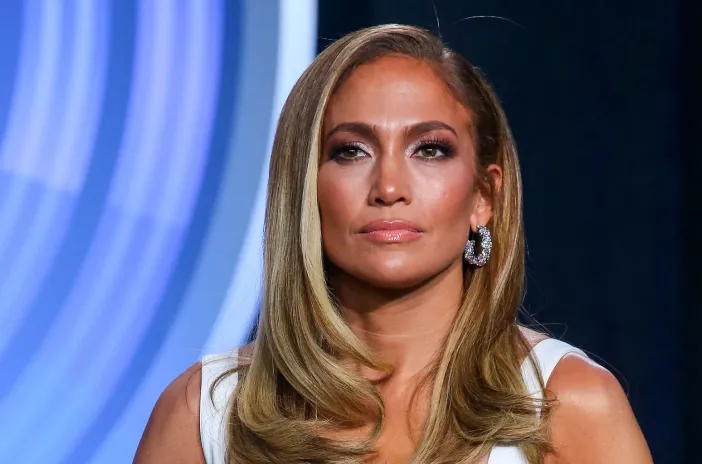 Jennifer Lopez'in İstanbul konserini VIP'ten izlemek isteyenler 666 bin TL ödeyecek 1 Jennifer Lopez’in İstanbul konserini VIP’ten izlemek isteyenler 666 bin TL ödeyecek